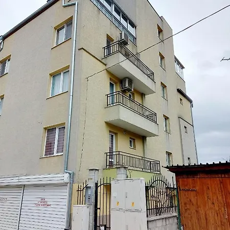 Apartment Апартамент 9 *